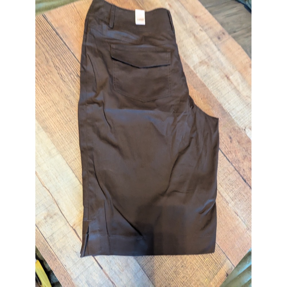 NWT Dressbarn Bermuda Shorts Womens 14W Brown Side Slit Flat Front